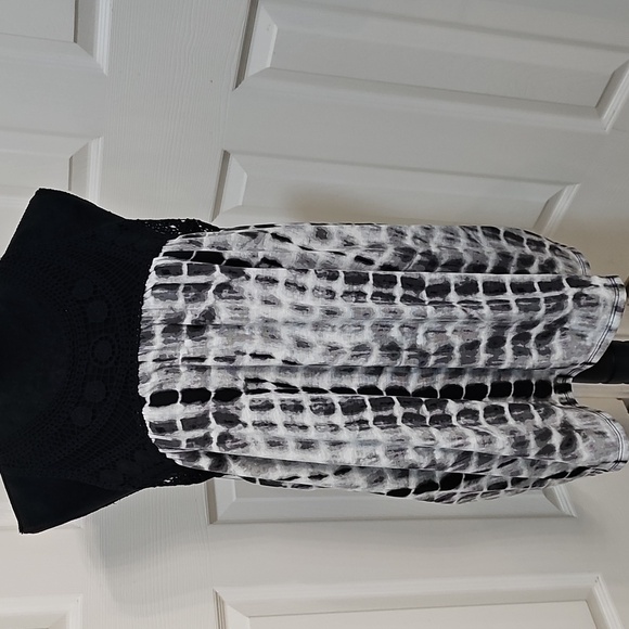 NWOT No Boundaries Black & White Tie Dye Crochet Tank XL Juniors - Picture 4 of 11